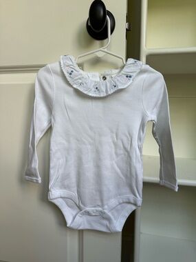 NWOT White Baby Long-Sleeve Onesie with Embroidered Peter Pan Collar